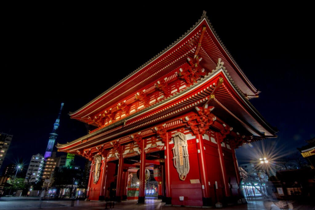 Kaminarimon Thundergate at Sensoji Temple