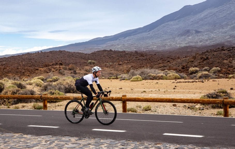 Ma cycling through Teide national park