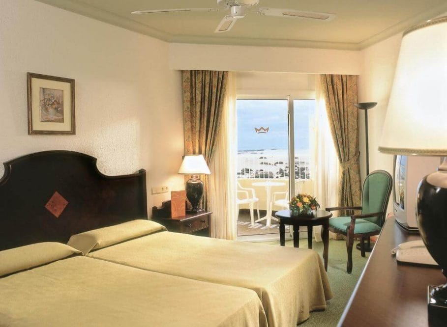 Room at Hotel Riu Oliva