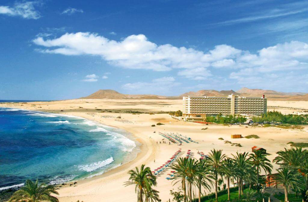 View of Hotel Riu Oliva Beach Resort in Parque Natural de Corralejo