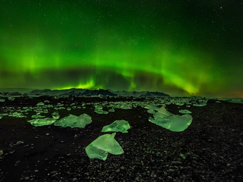 The northern lights at diamond beach