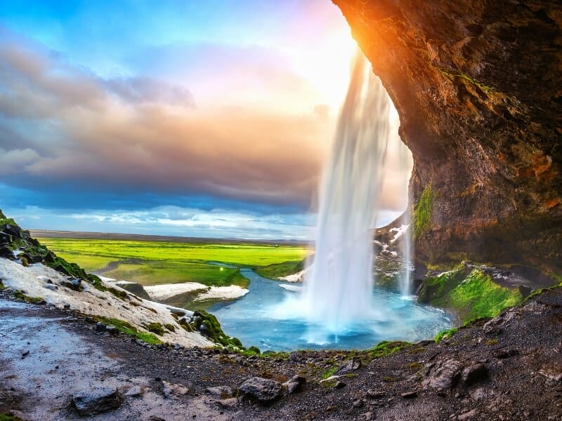 seljalandsfoss in iceland